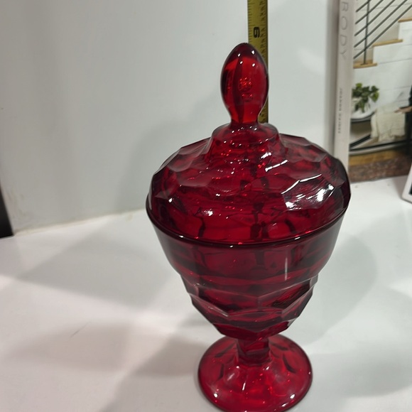 Vintage L.E Smith ruby-red glass pedestal,lidded candy dish tall 91/4 x4” wide - Picture 2 of 11